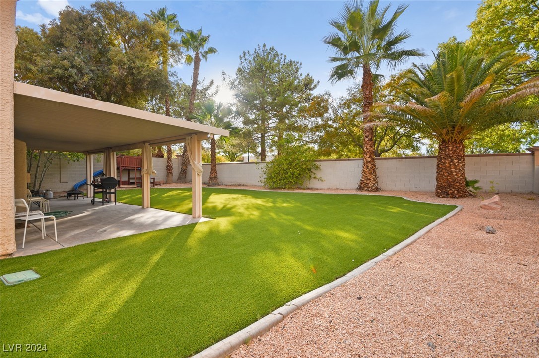 1932 Kachina Mountain Drive