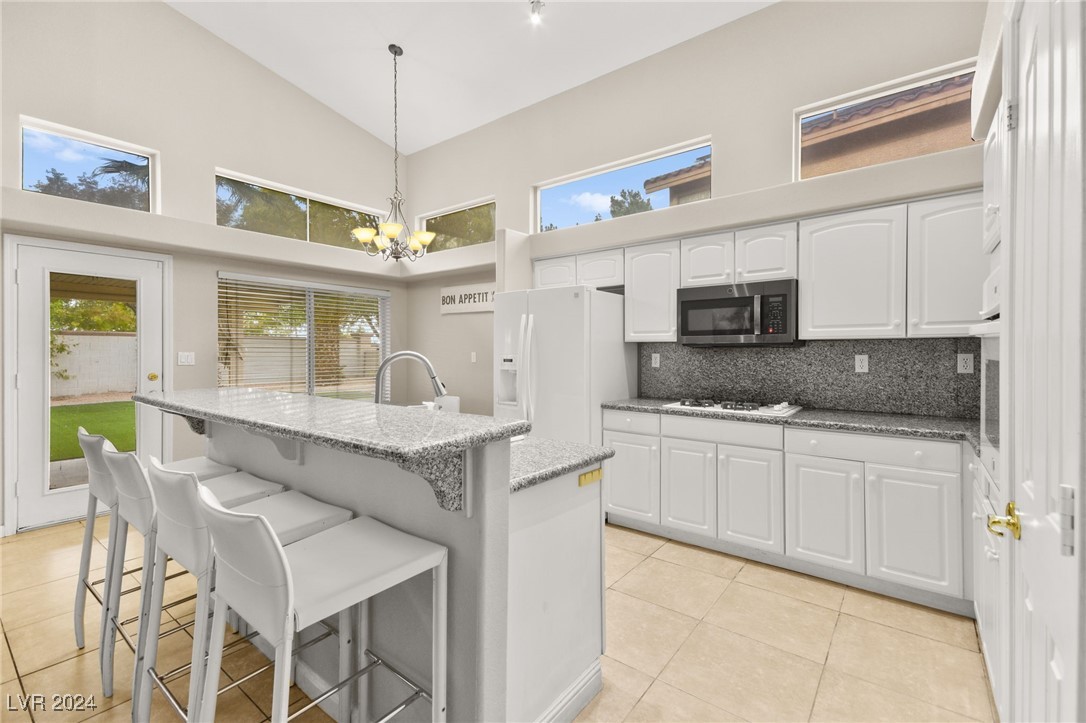 1932 Kachina Mountain Drive