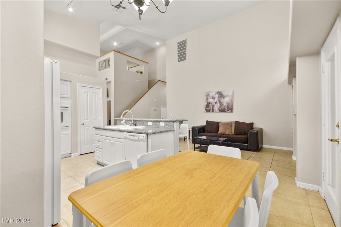 1932 Kachina Mountain Drive