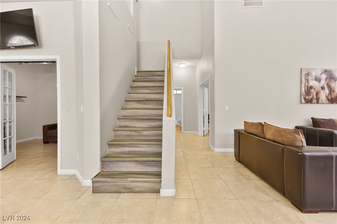 1932 Kachina Mountain Drive