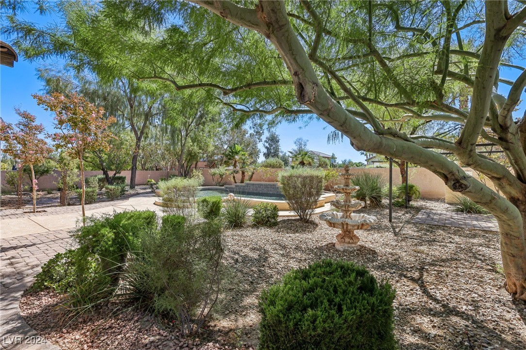 5121 Whisper Mare Court