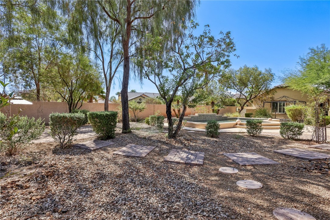 5121 Whisper Mare Court