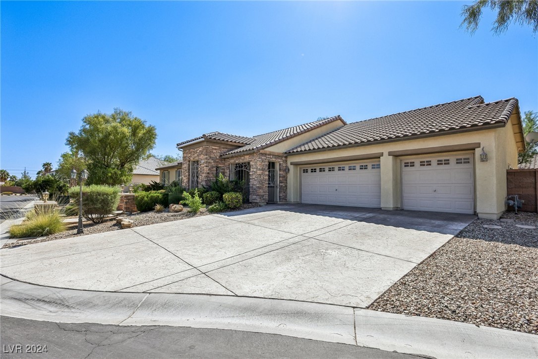 5121 Whisper Mare Court