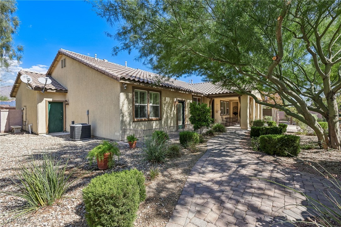 5121 Whisper Mare Court