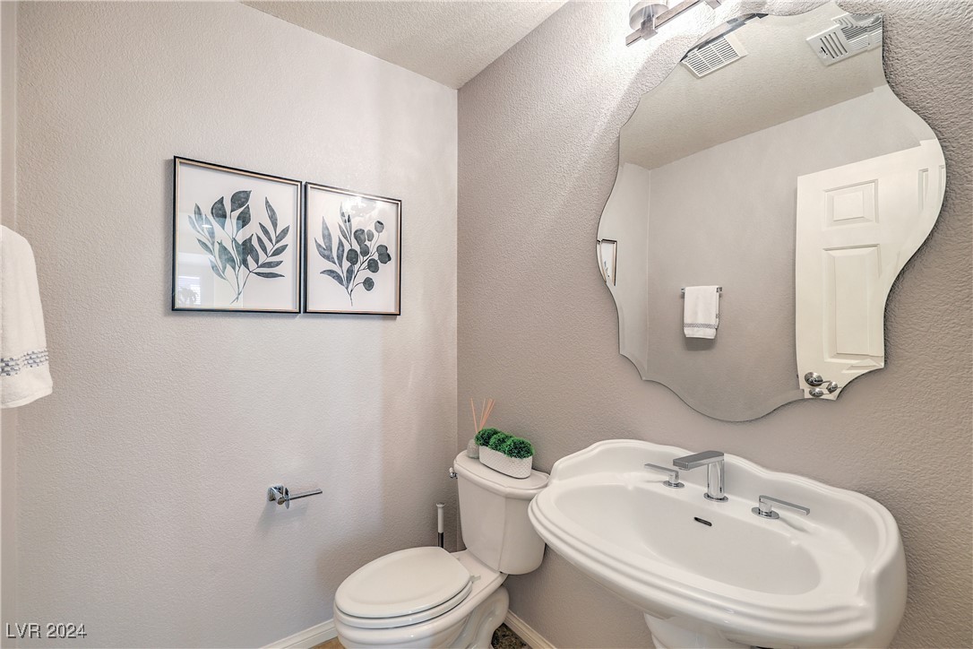 868 White Sparrow Street