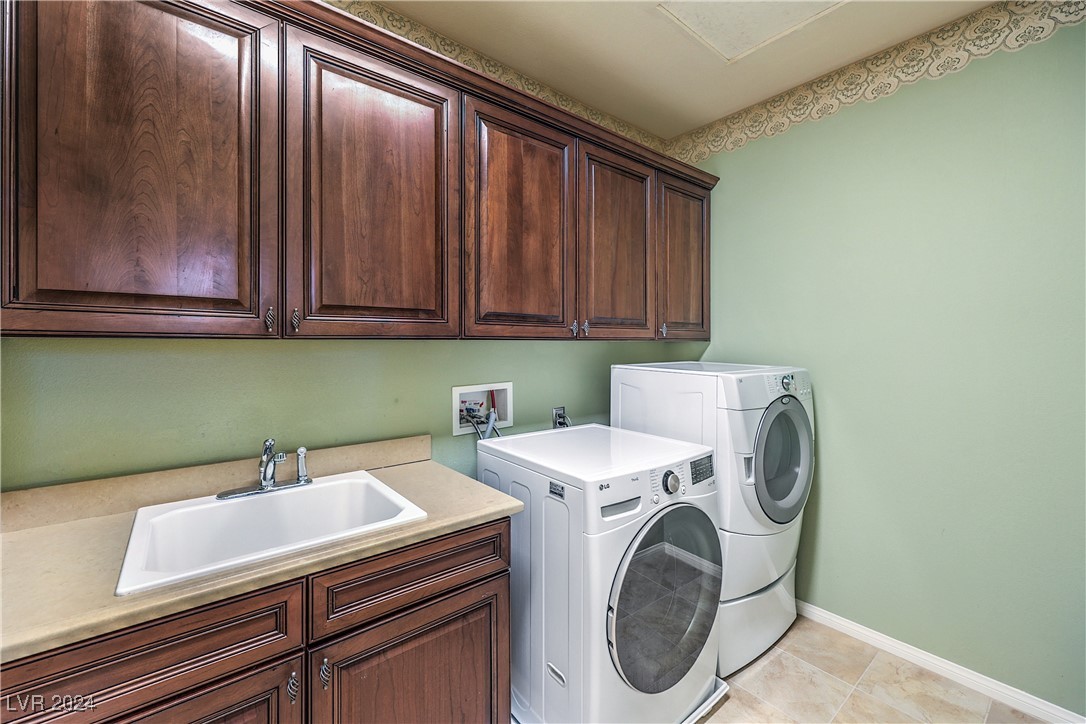 868 White Sparrow Street