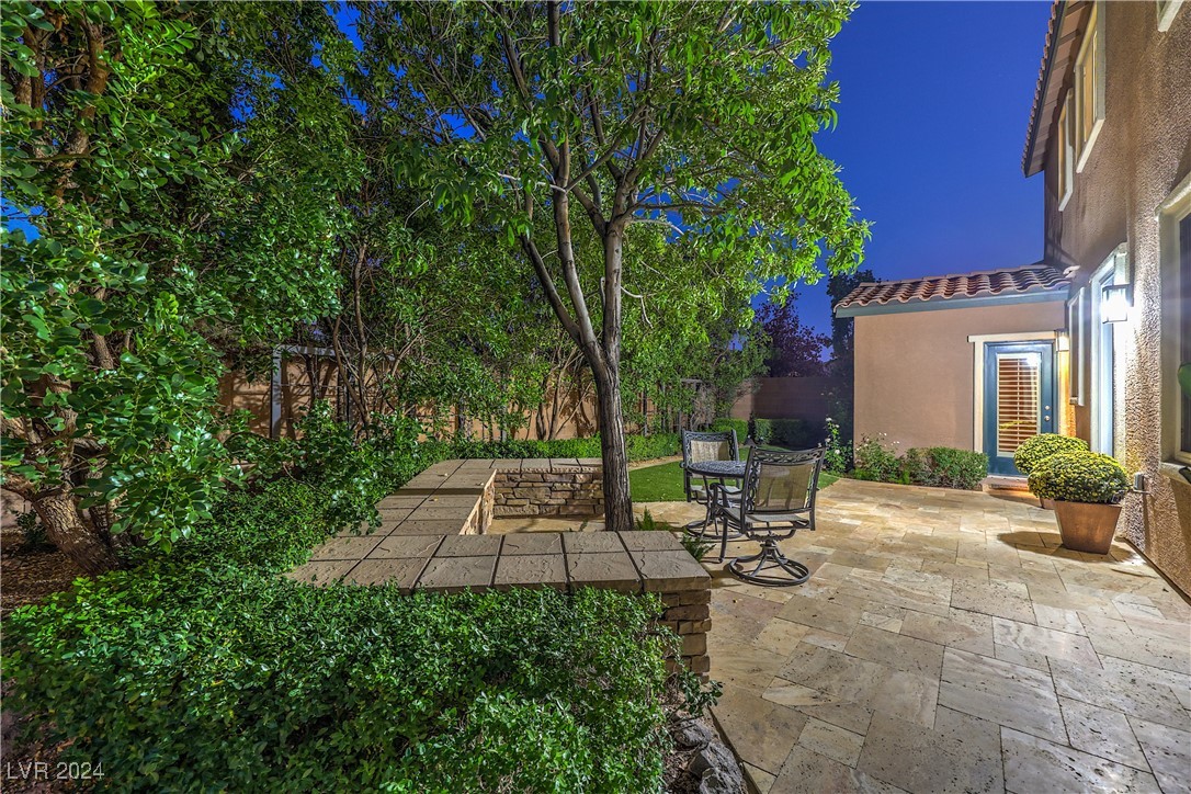 868 White Sparrow Street