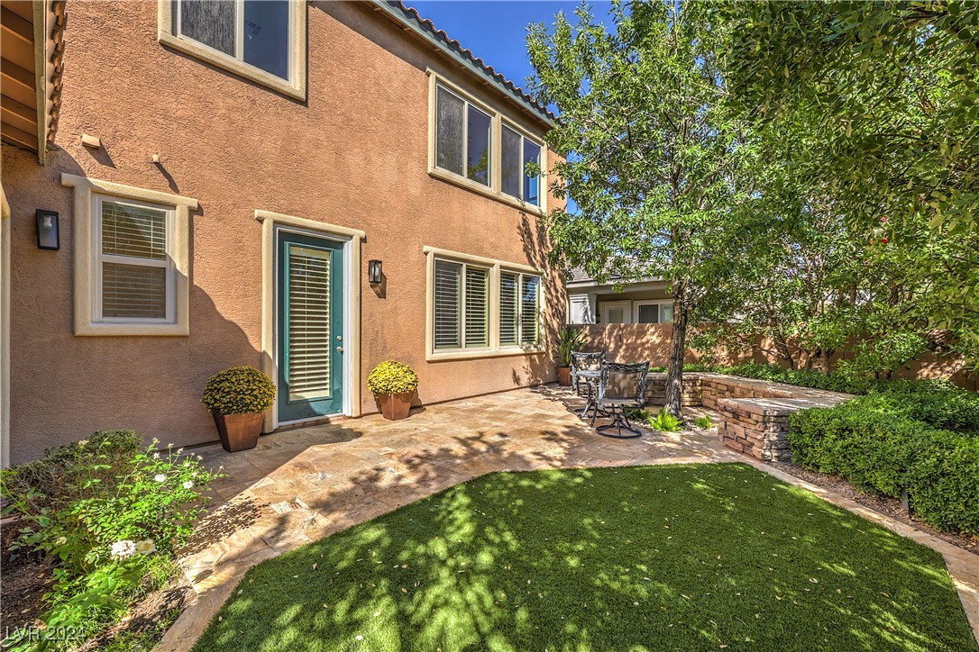 868 White Sparrow Street