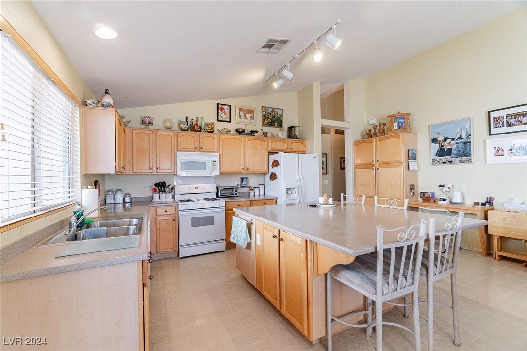 1096 Kabuki Avenue