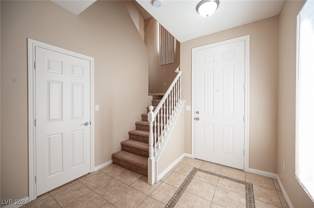 8237 Golden Flowers Street