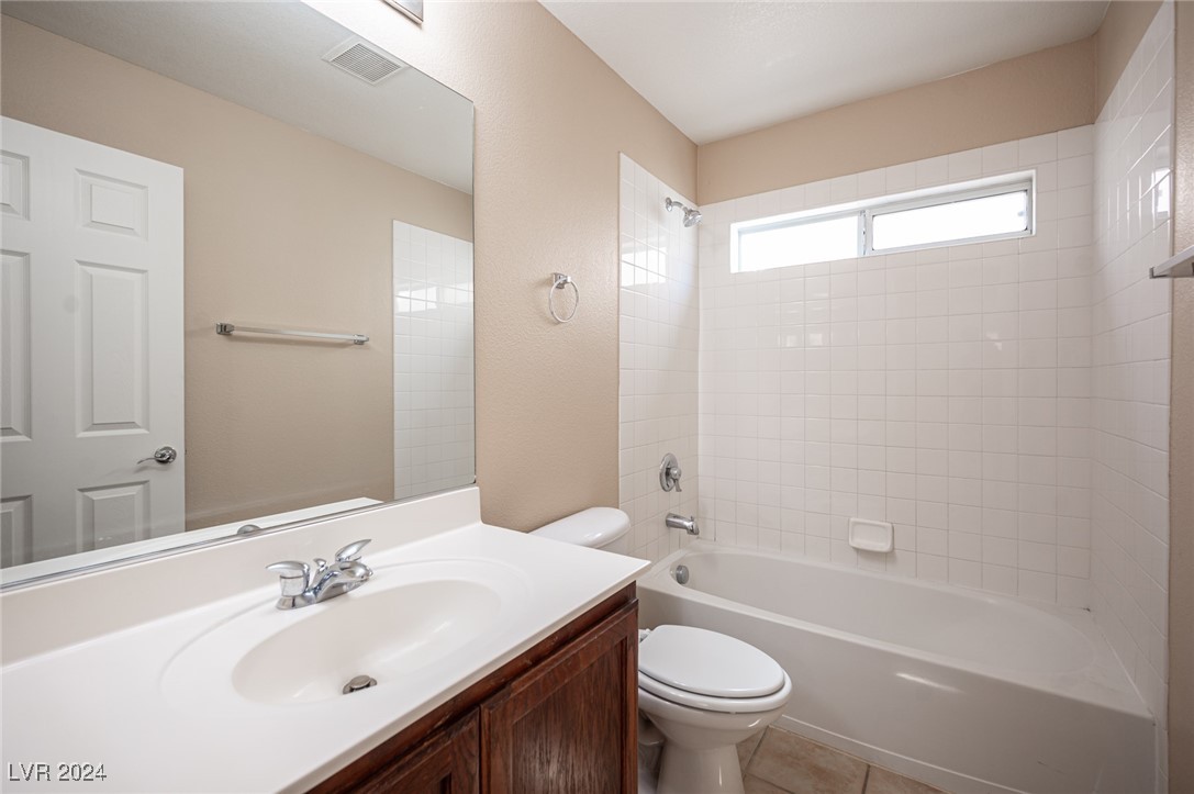 8237 Golden Flowers Street