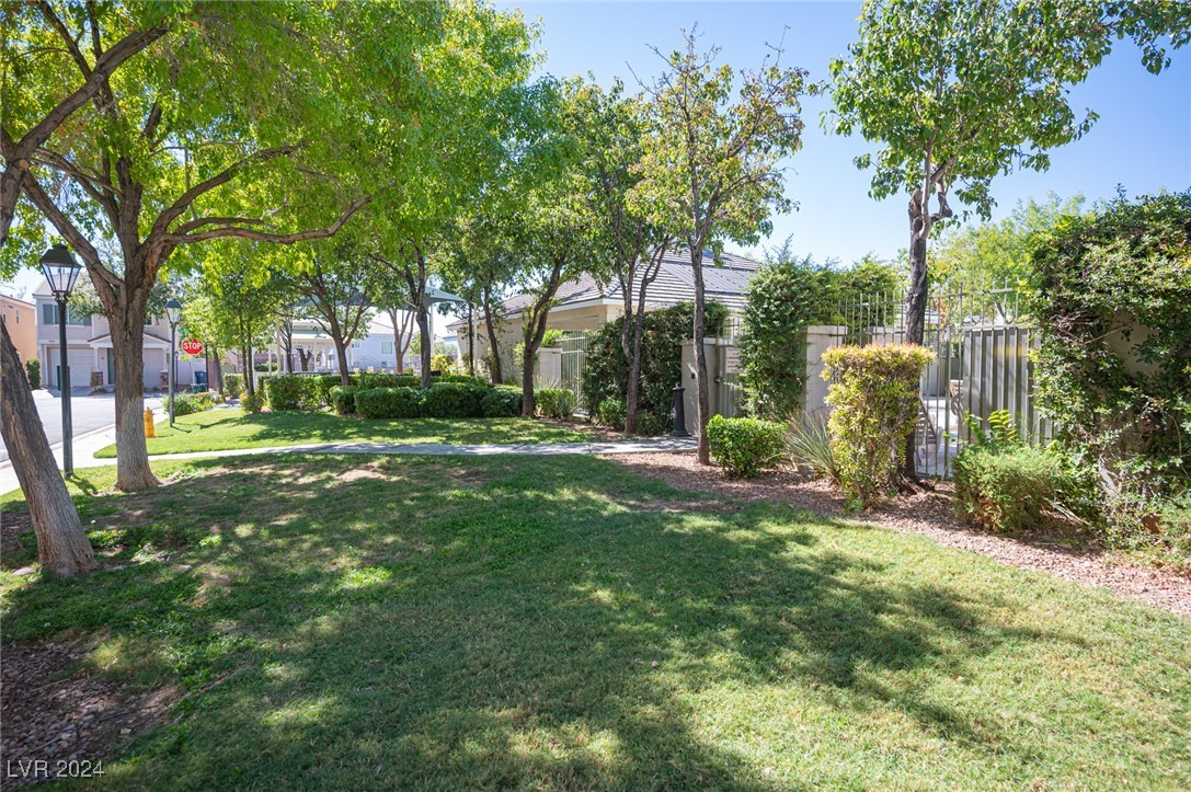 8237 Golden Flowers Street