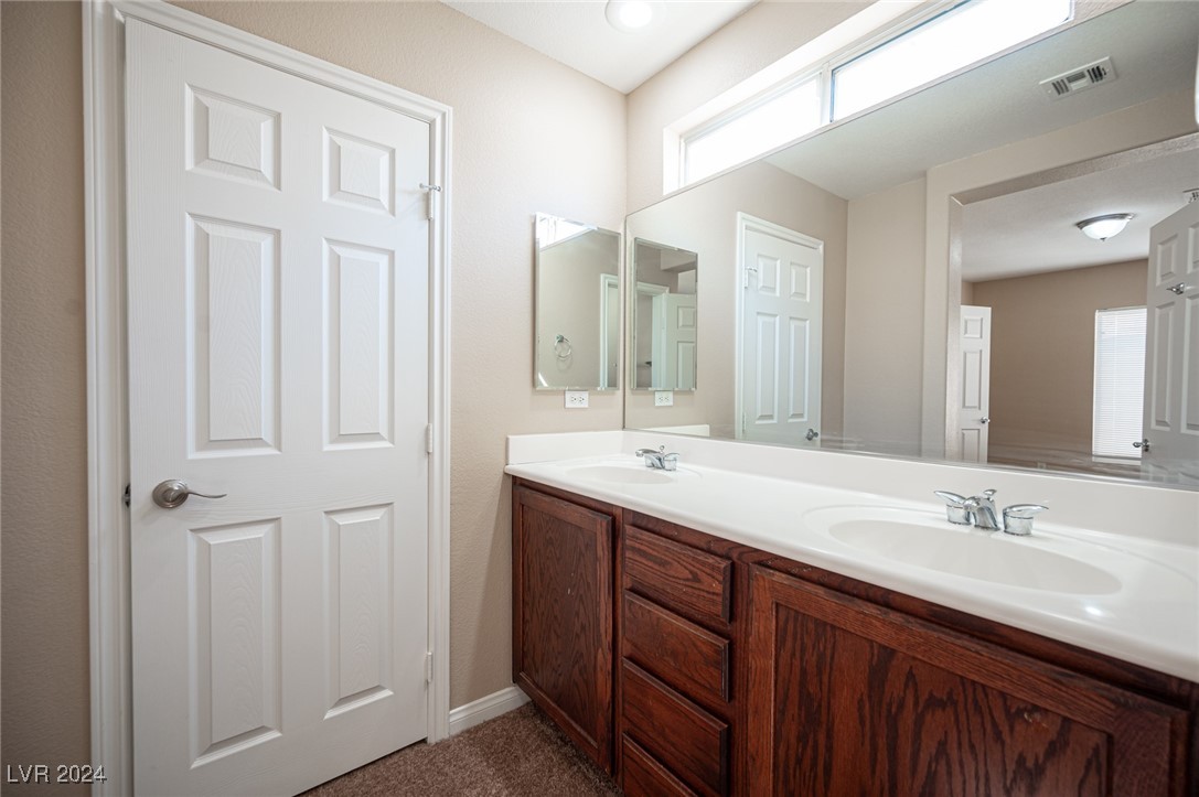 8237 Golden Flowers Street