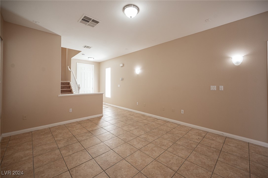 8237 Golden Flowers Street