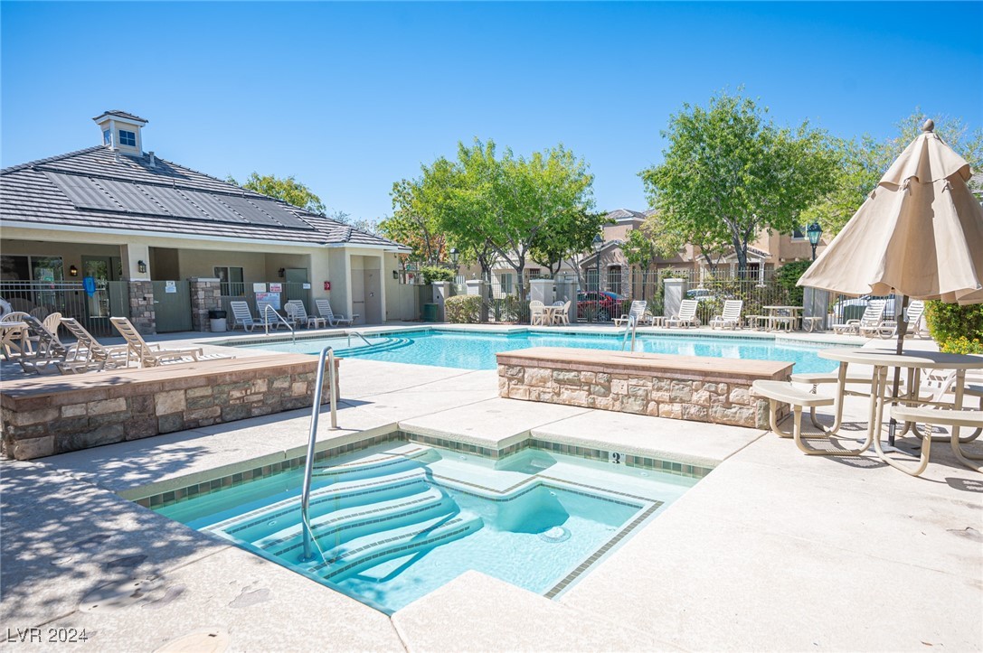 8237 Golden Flowers Street