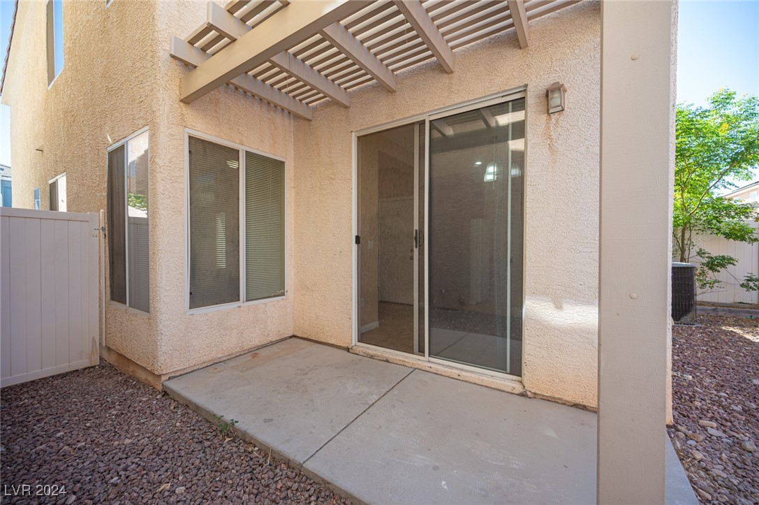 8237 Golden Flowers Street