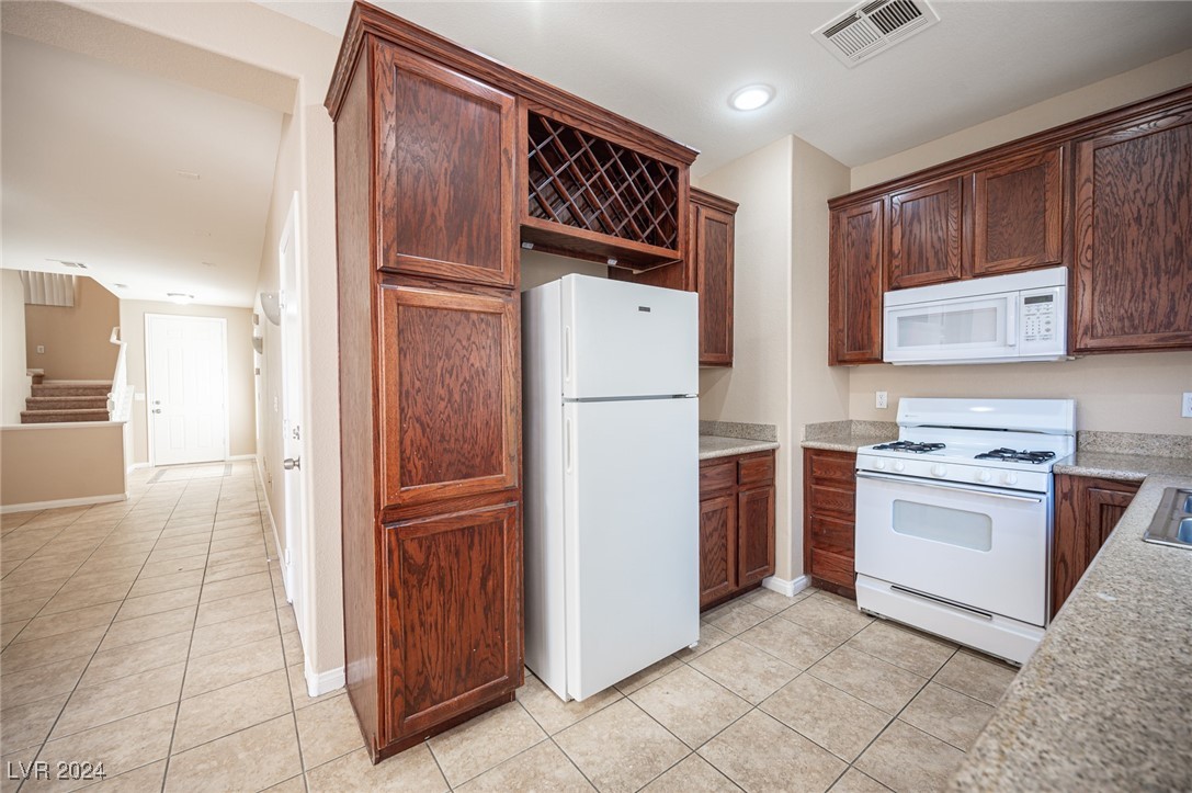 8237 Golden Flowers Street