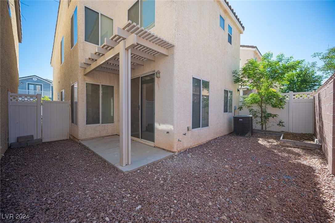 8237 Golden Flowers Street