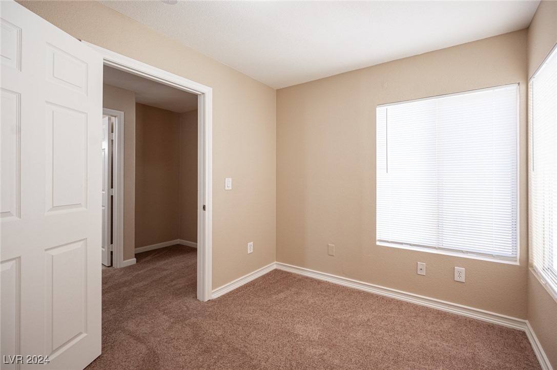 8237 Golden Flowers Street