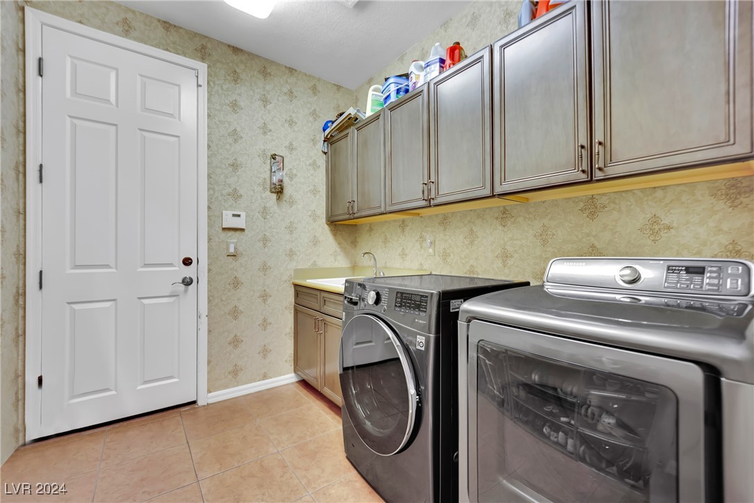 9509 Royal Windsor Avenue