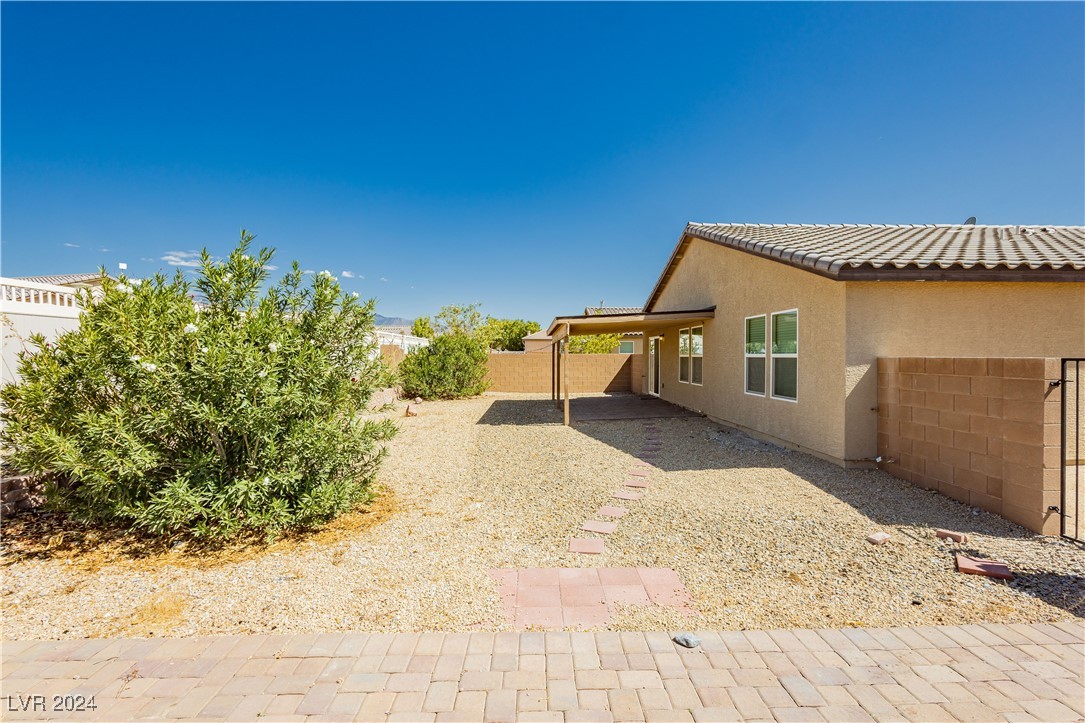 3882 East Chaffe Avenue