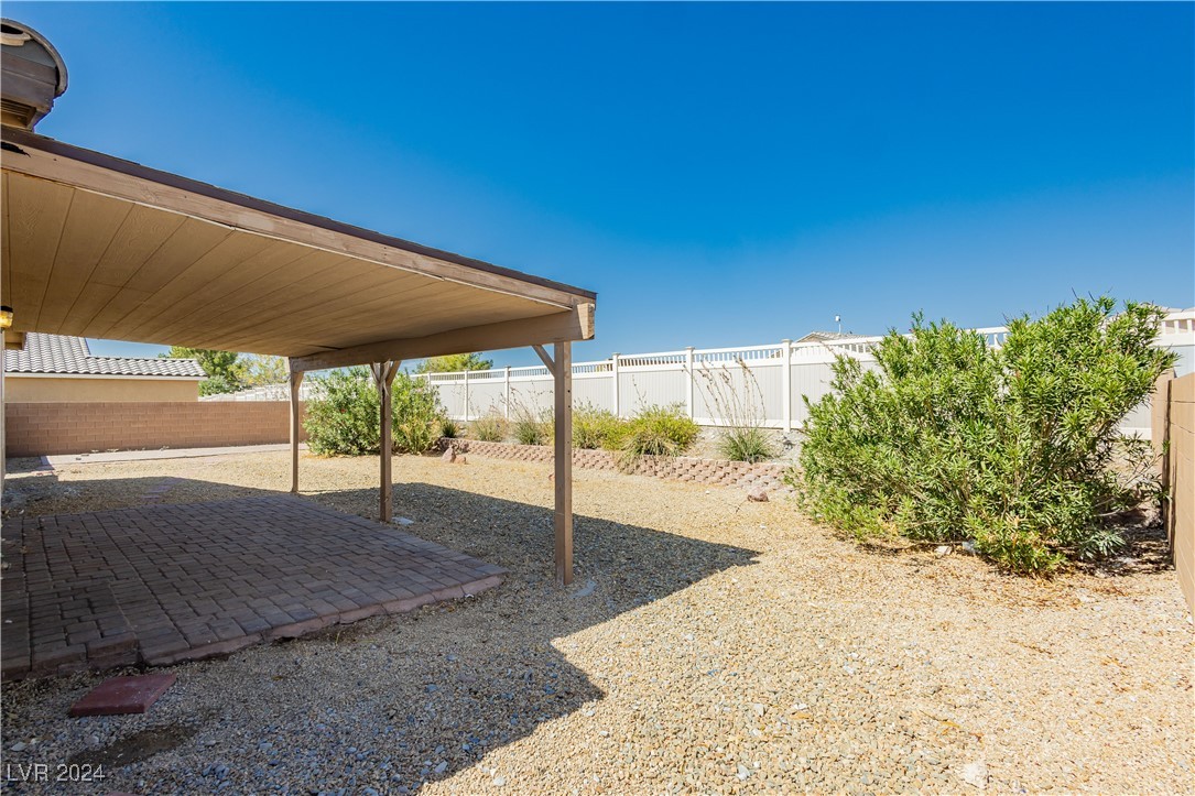 3882 East Chaffe Avenue