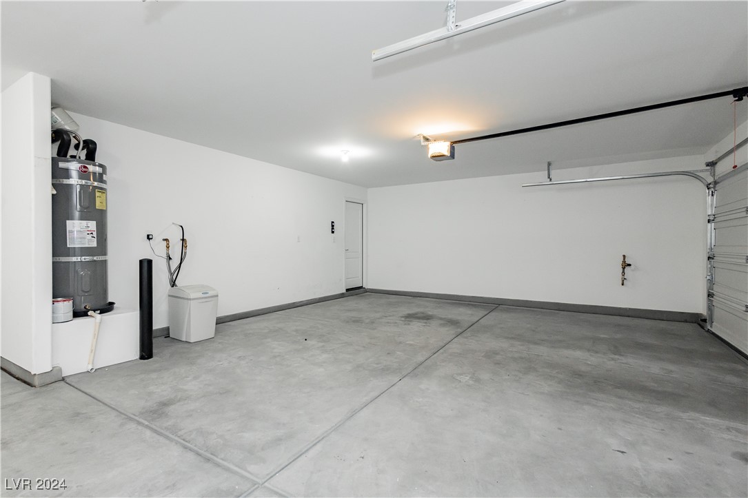 3882 East Chaffe Avenue