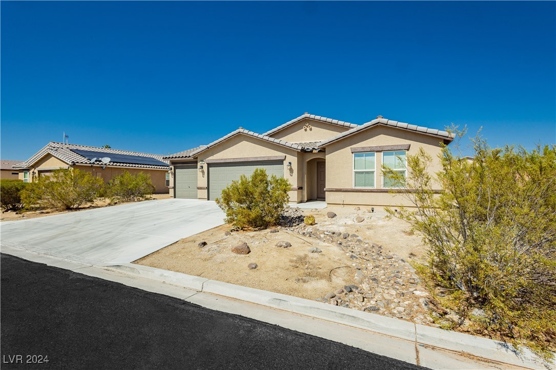 3882 East Chaffe Avenue