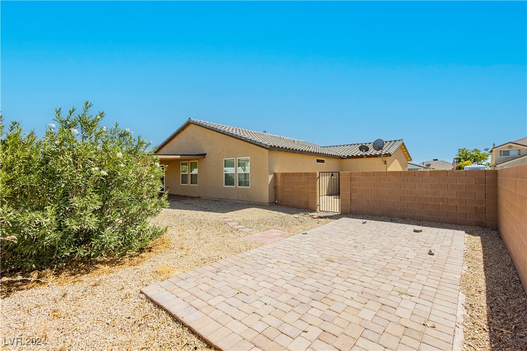 3882 East Chaffe Avenue