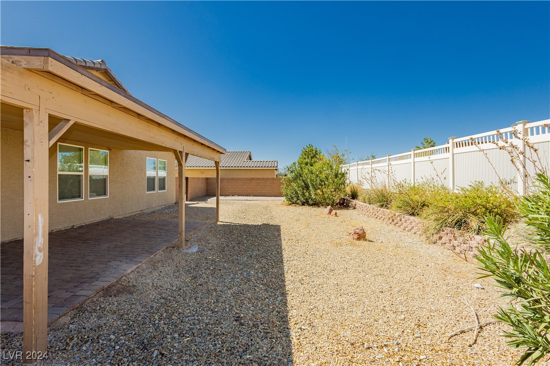 3882 East Chaffe Avenue