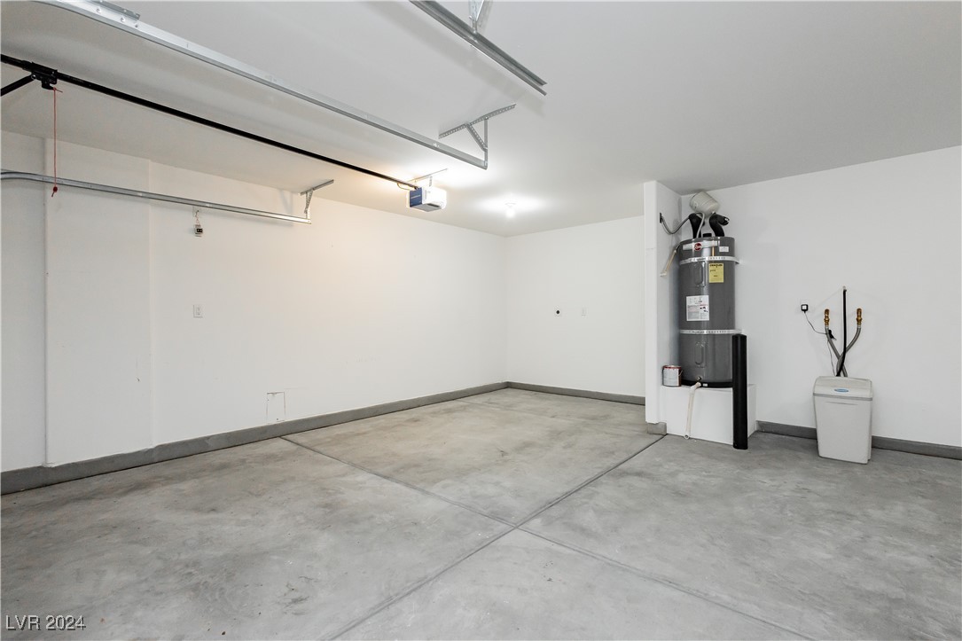 3882 East Chaffe Avenue