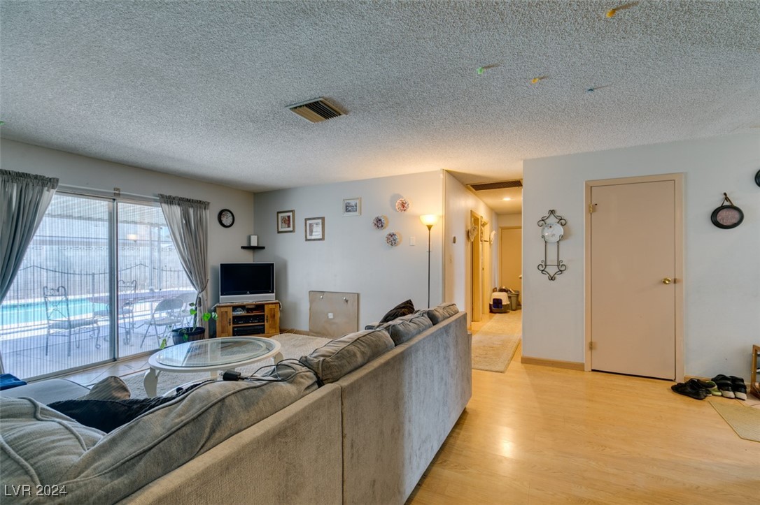 4389 Bluecrest Road