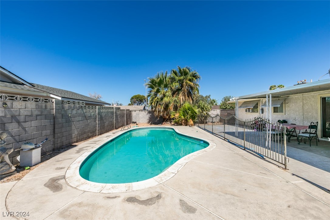 4389 Bluecrest Road