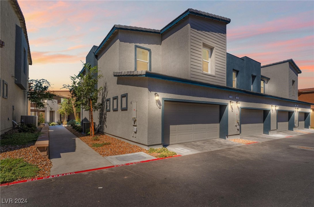 518 Foothill Cove Lane