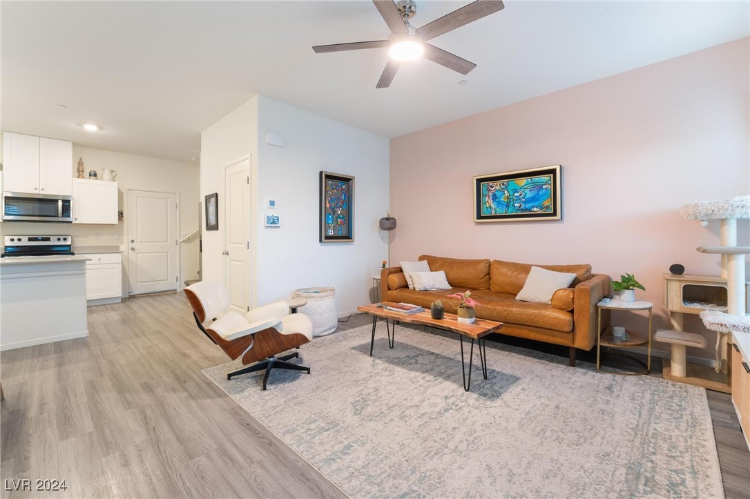 518 Foothill Cove Lane