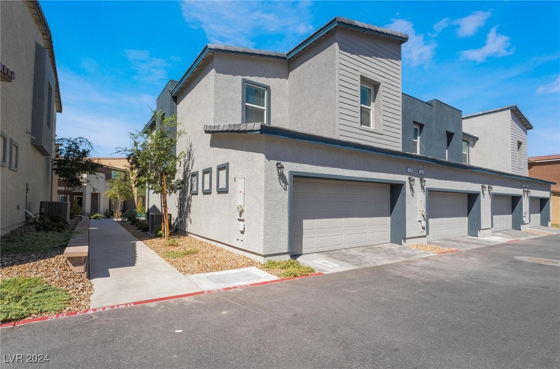 518 Foothill Cove Lane