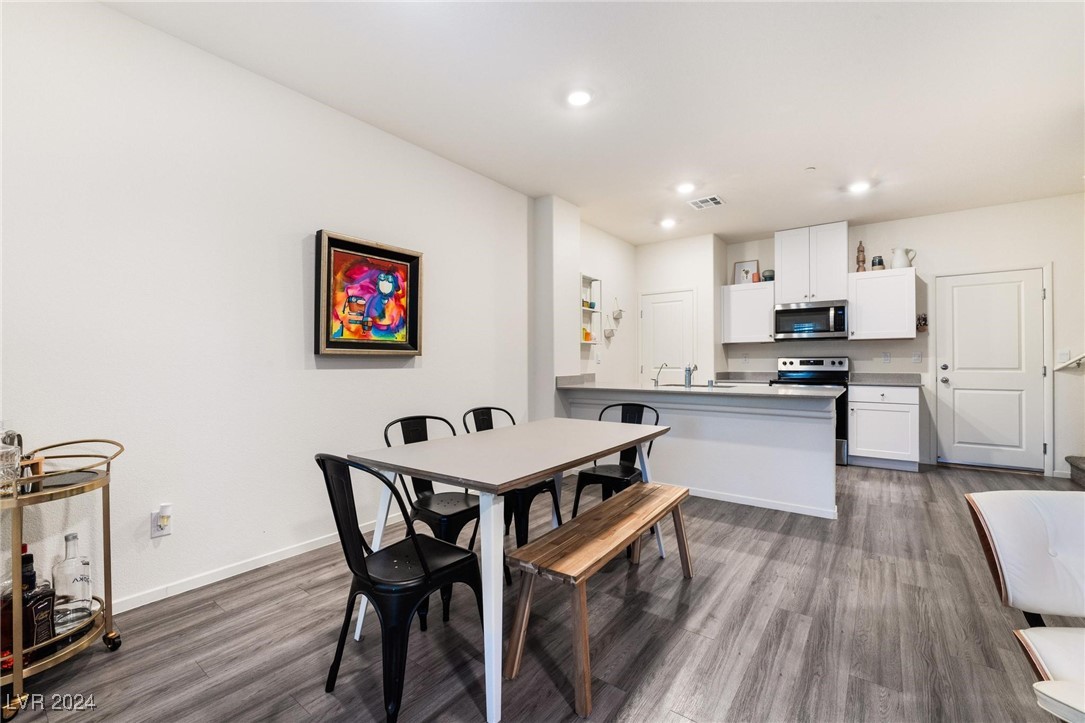 518 Foothill Cove Lane