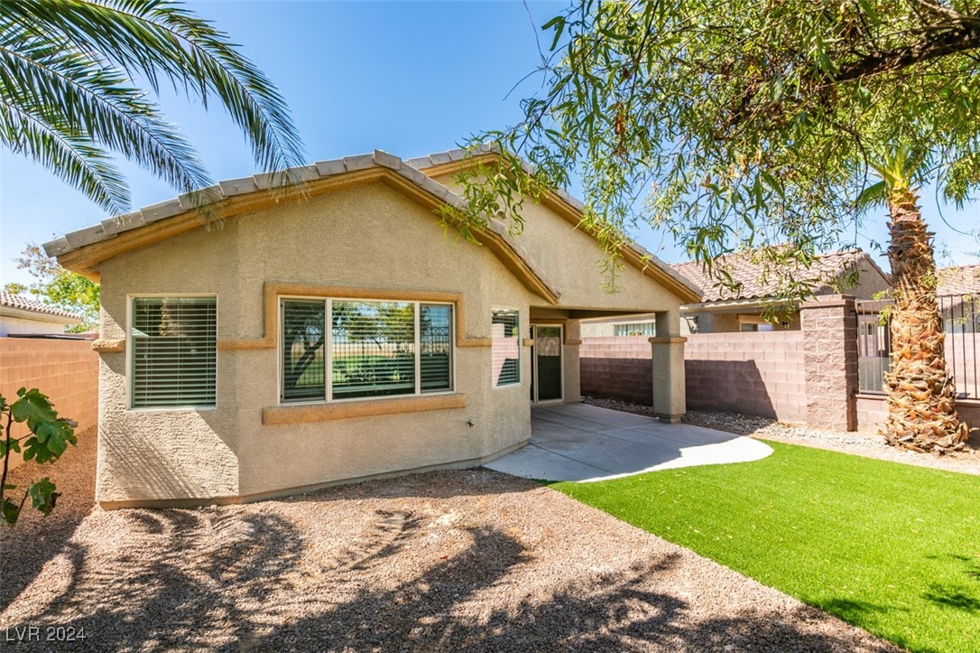 5686 Crowbush Cove Place