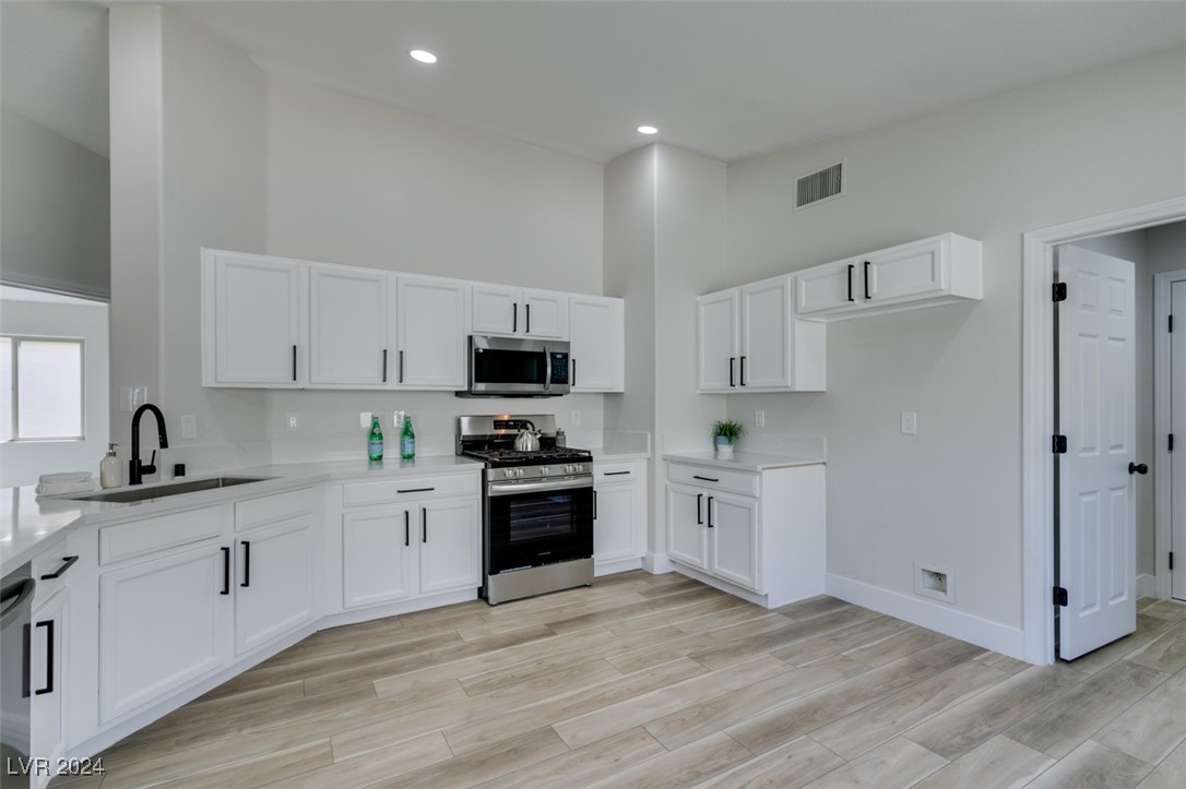 5686 Crowbush Cove Place