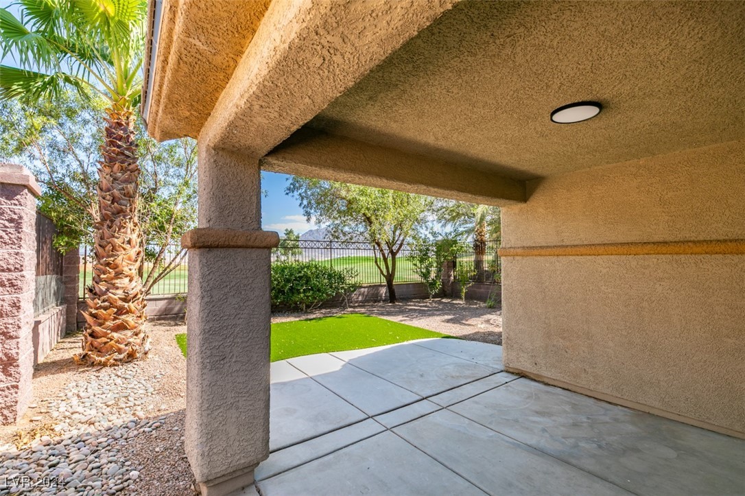 5686 Crowbush Cove Place