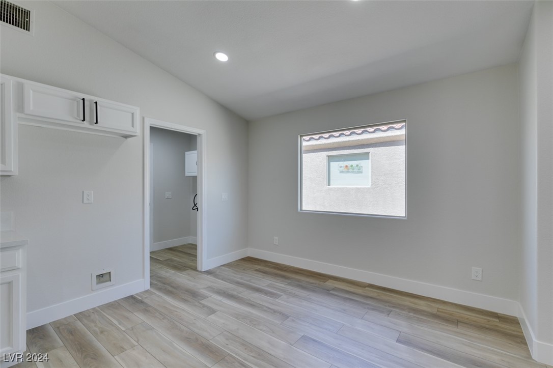 5686 Crowbush Cove Place