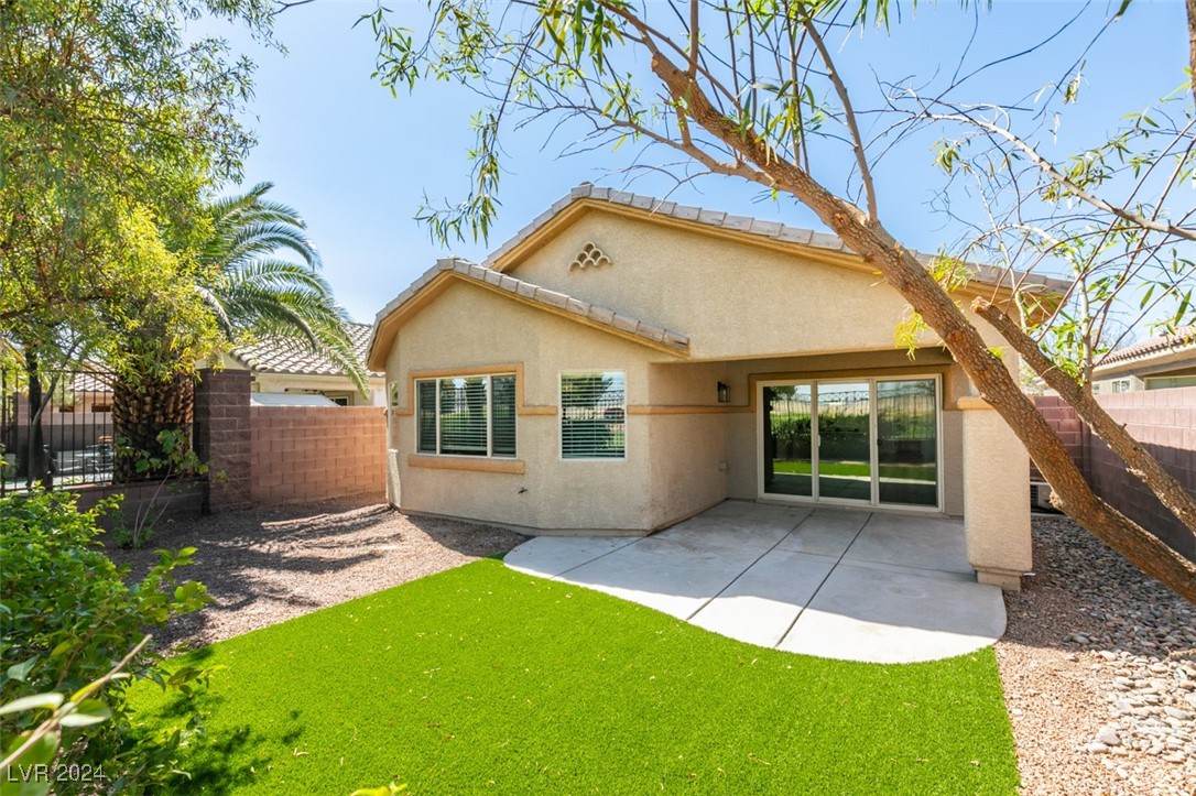 5686 Crowbush Cove Place