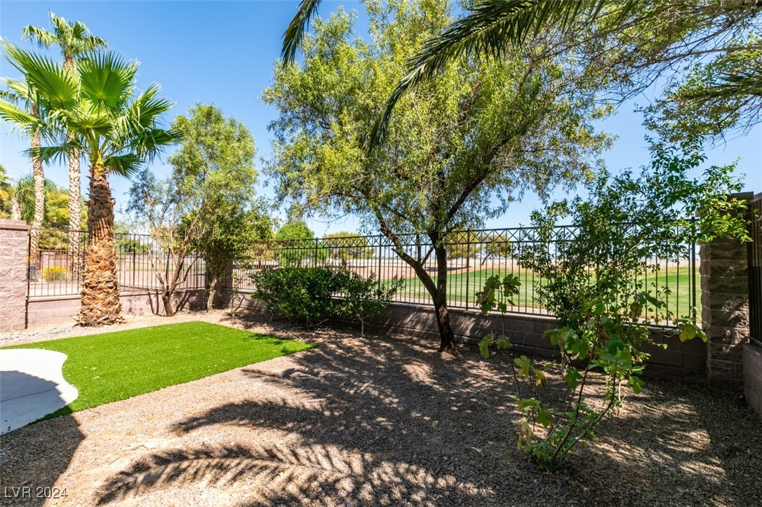 5686 Crowbush Cove Place