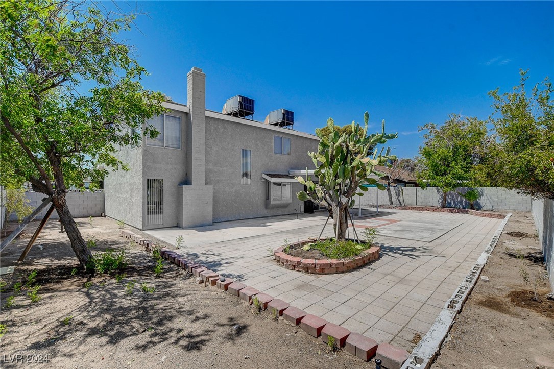 2432 Golden Arrow Drive