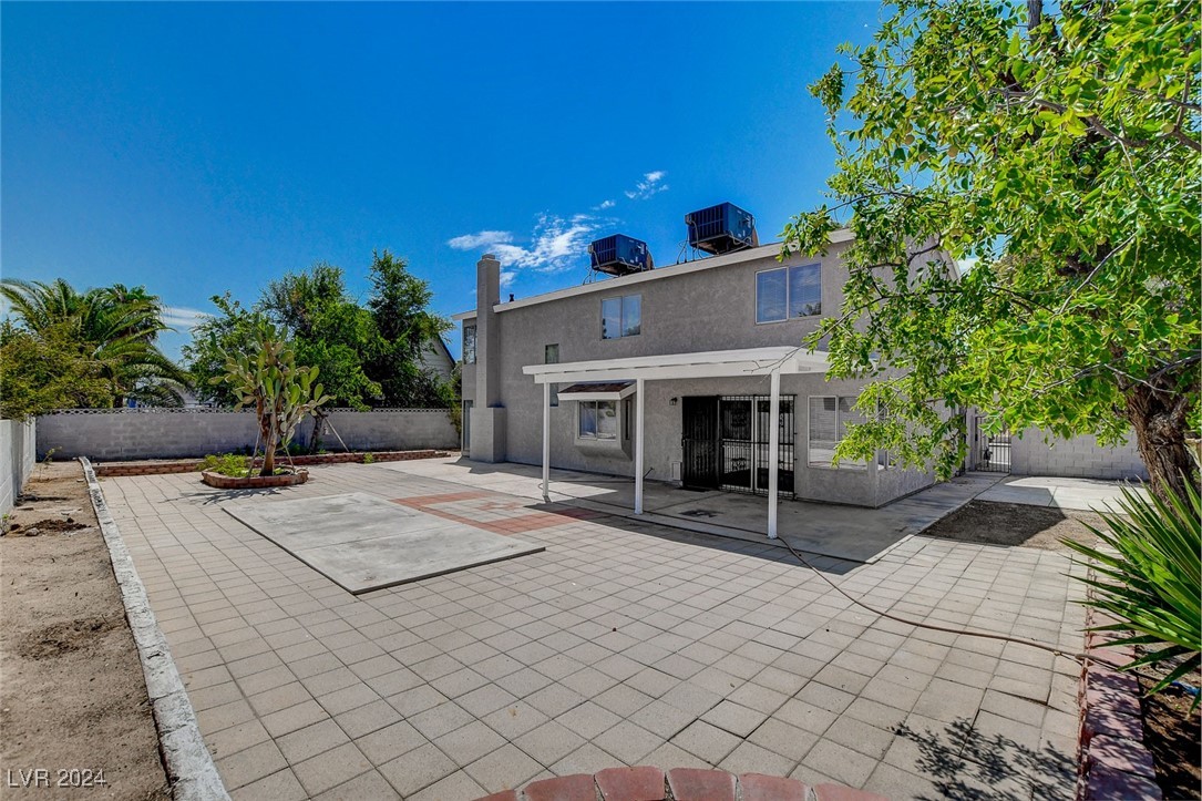 2432 Golden Arrow Drive