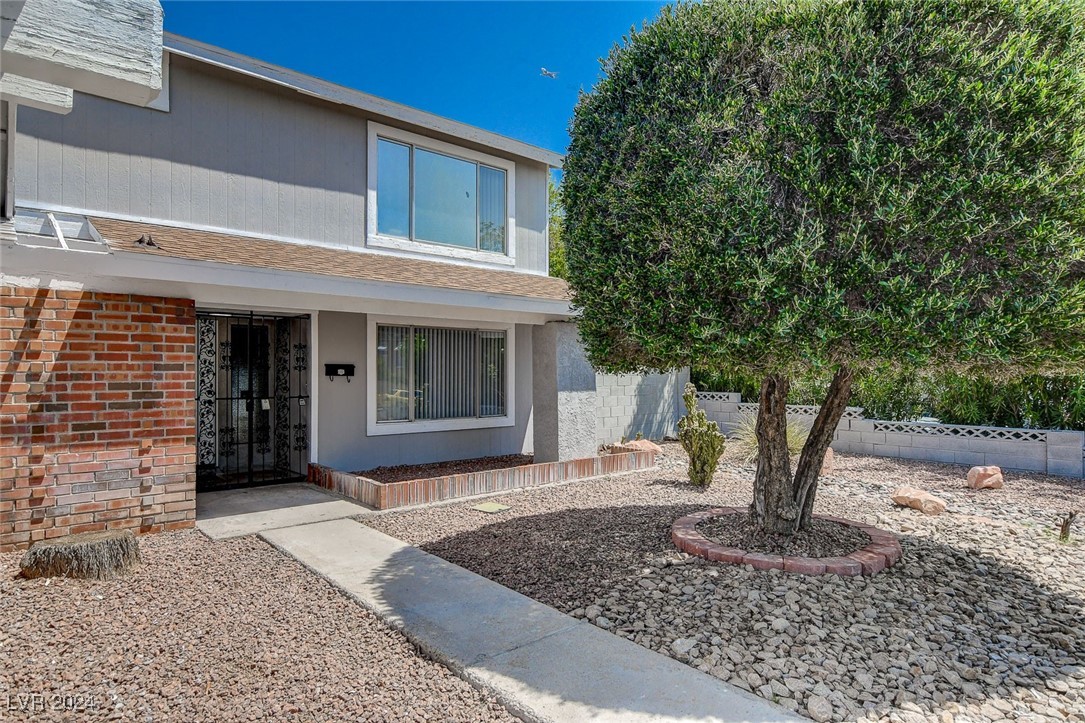 2432 Golden Arrow Drive