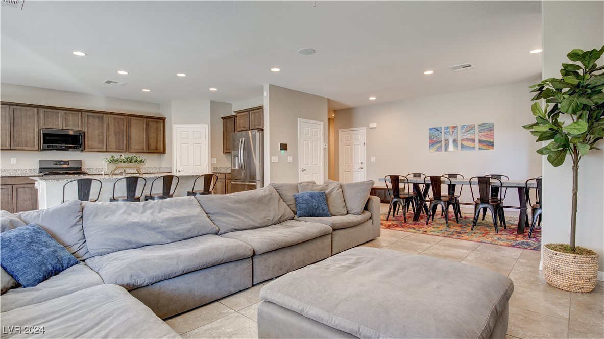 3905 Eagle Glacier Avenue