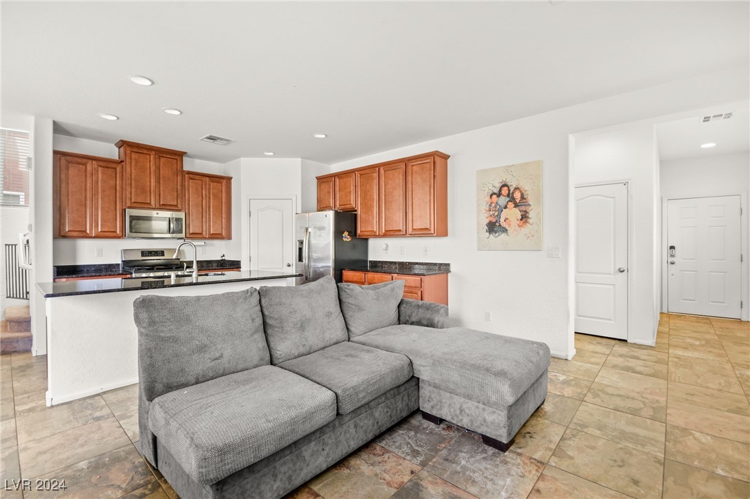 8044 Satin Carnation Lane