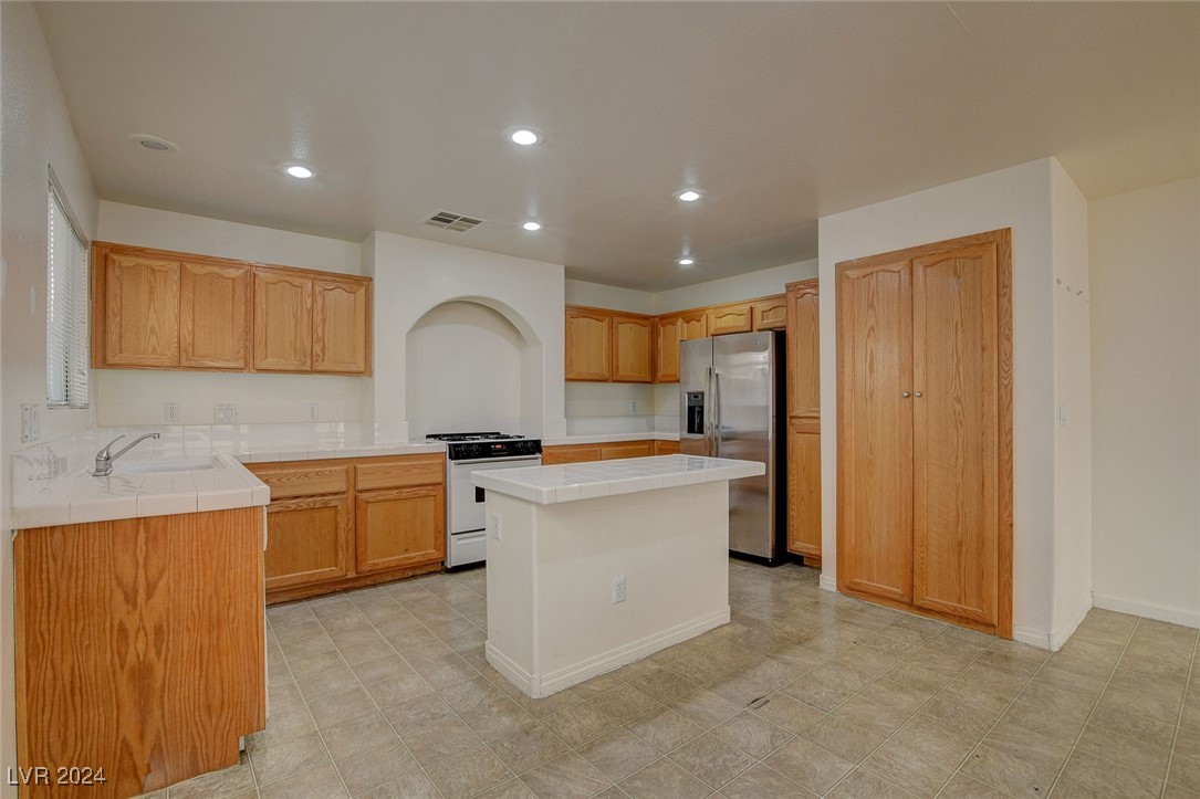 7318 Dicentra Road