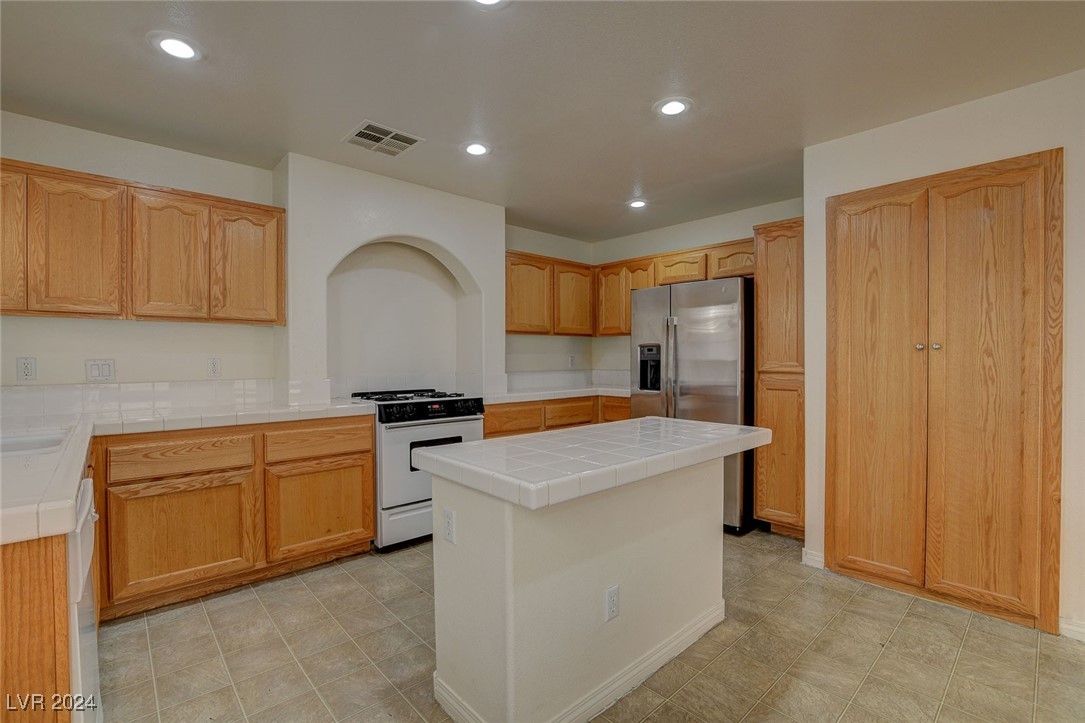 7318 Dicentra Road